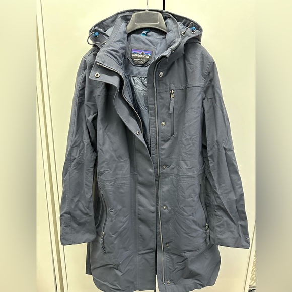 Patagonia Tres Down 3-In-1 Parka - Women's
Size XS, slate blue-grey - Picture 7 of 7